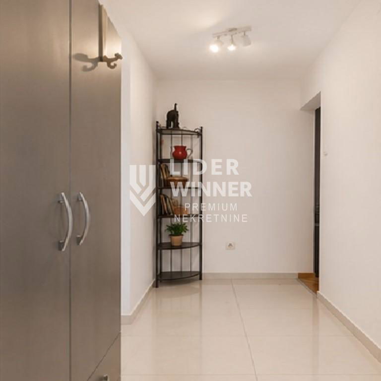 Troiposoban stan na prodaju, Krunski Venac, Beograd, 76m², 360.000 €