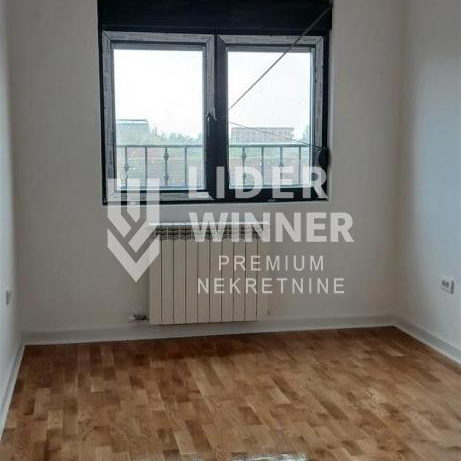 Trosoban stan na prodaju, Batajnica, Beograd, 65m², 165.000 €