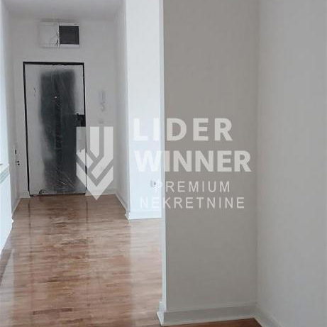 Trosoban stan na prodaju, Batajnica, Beograd, 65m², 165.000 €
