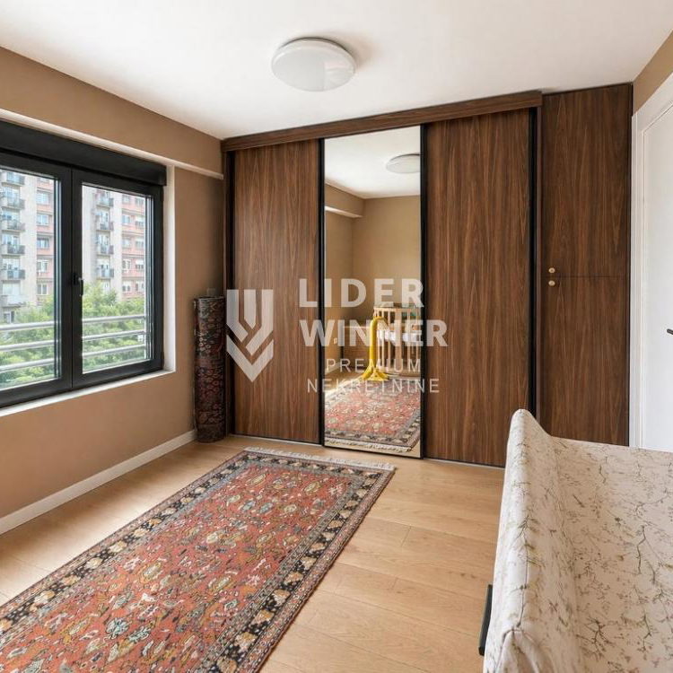 Trosoban stan na prodaju, Neimar, Beograd, 69m², 3. sprat, 315.000 €