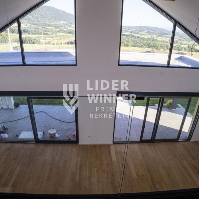 Kuća na prodaju, Kosmaj, Beograd, 250m², 445.000 €