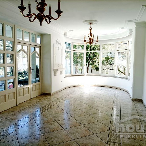 Kuća za izdavanje, Nova Detelinara, Novi Sad, 300m², 3.800 €/mes