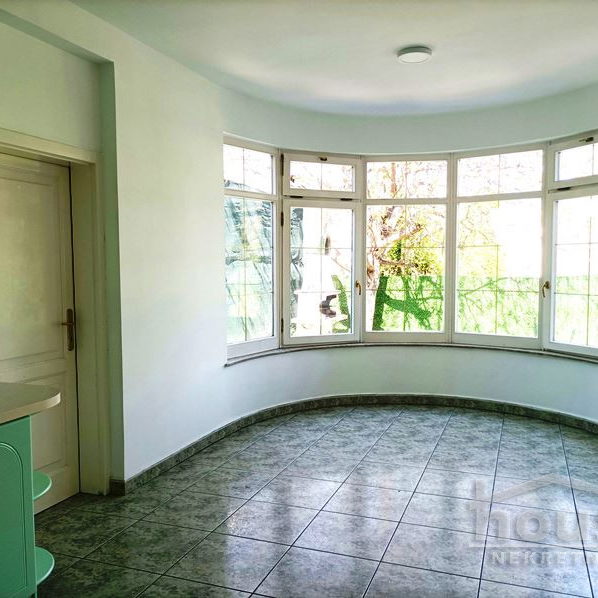 Kuća za izdavanje, Nova Detelinara, Novi Sad, 300m², 3.800 €/mes