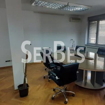 Lokal za izdavanje, Spens, Novi Sad, 117m², 1.170 €/mes