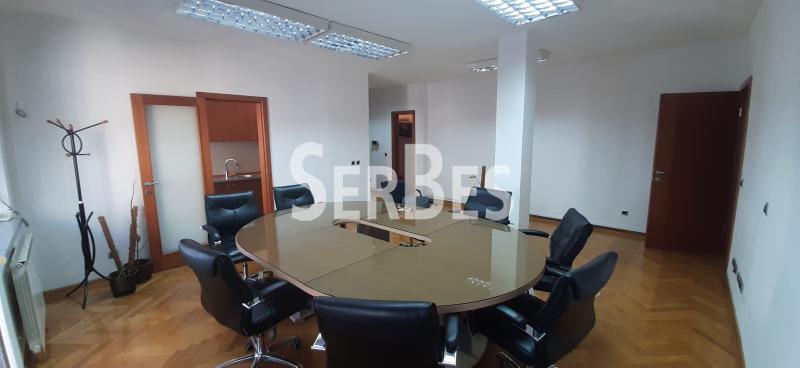 Lokal za izdavanje, Spens, Novi Sad, 117m², 1.170 €/mes