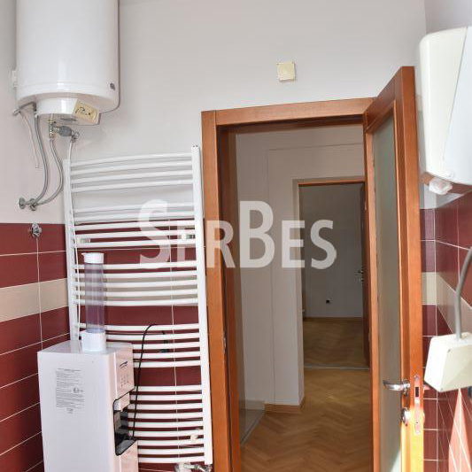 Lokal za izdavanje, Spens, Novi Sad, 185m², 1.850 €/mes