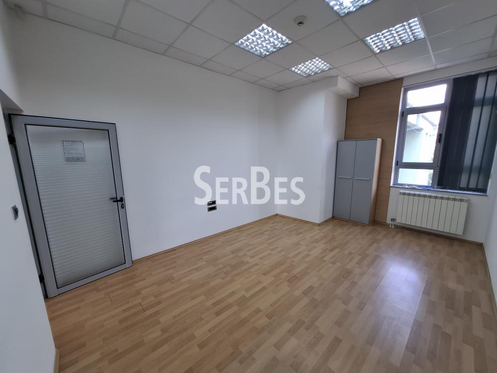 Lokal na prodaju, Salajka, Novi Sad, 736m², 1.165.600 €