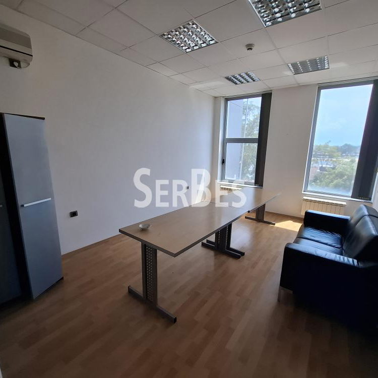 Lokal na prodaju, Salajka, Novi Sad, 736m², 1.165.600 €
