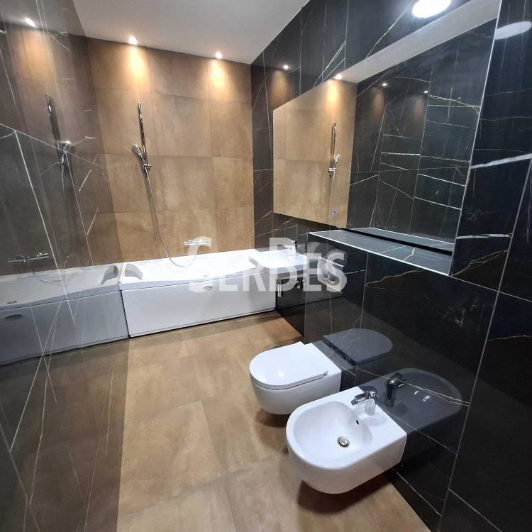 Četvorosoban stan na prodaju, Adamovićevo Naselje, Novi Sad, 240m², 618.000 €
