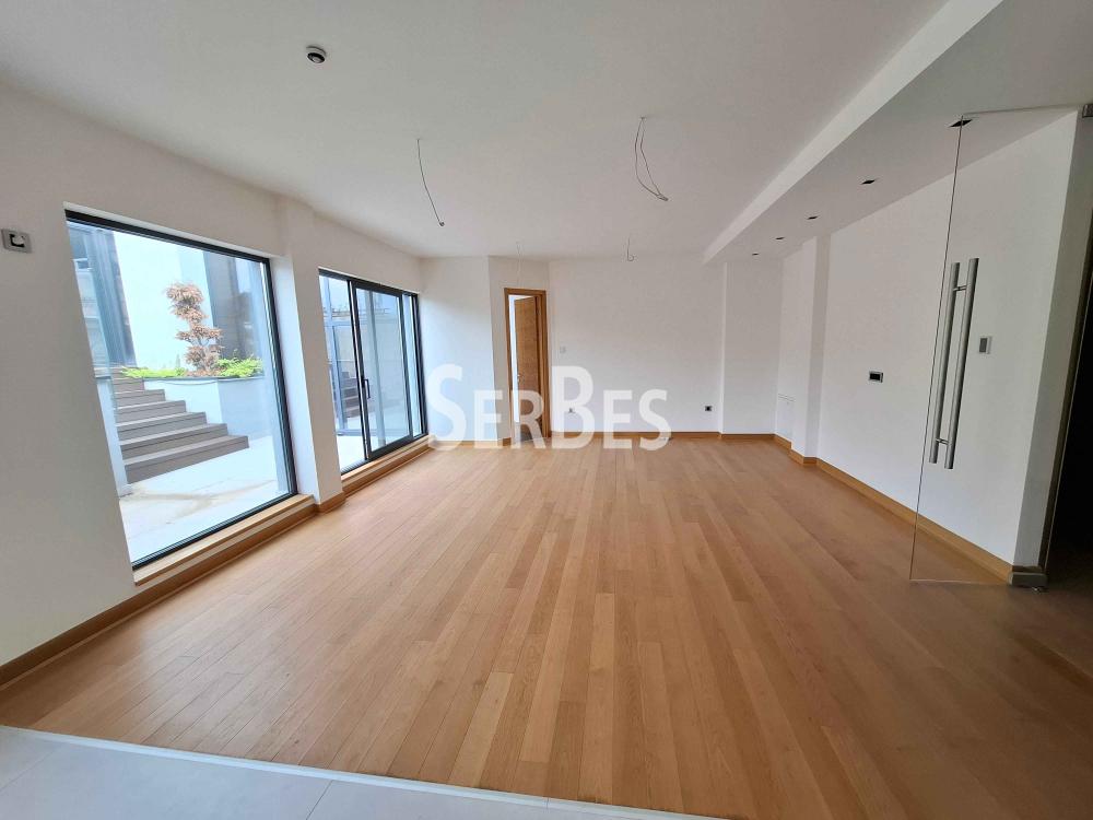 211001645-5-20250424213426 Četvorosoban stan na prodaju, Adamovićevo Naselje, Novi Sad, 240m², 618.000 €