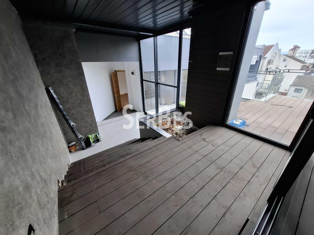 211001645-8-20250424213506 Četvorosoban stan na prodaju, Adamovićevo Naselje, Novi Sad, 240m², 618.000 €