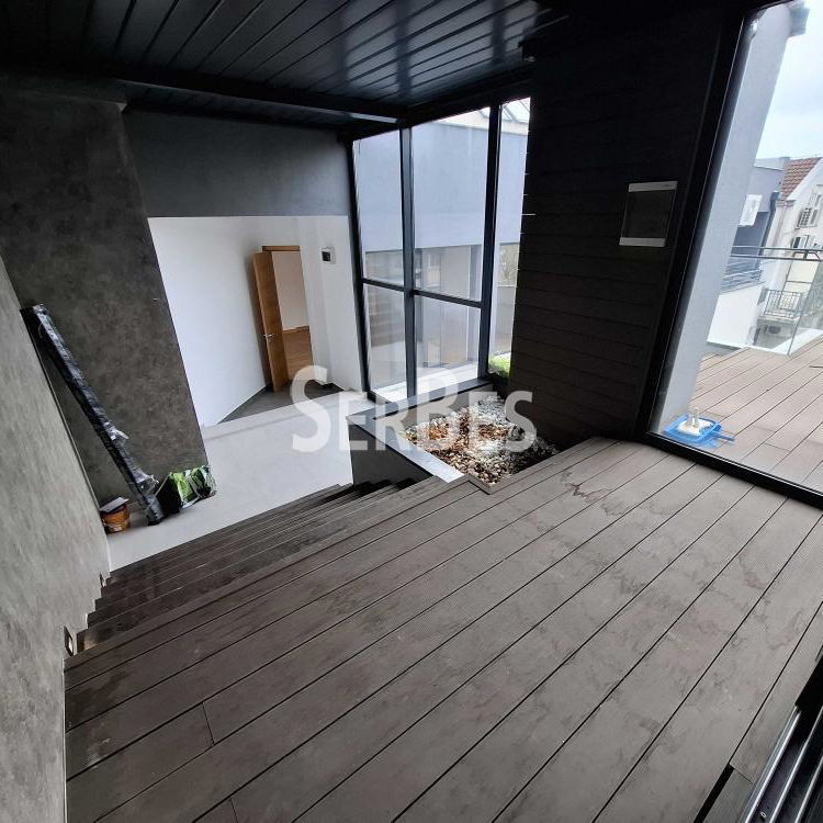 Četvorosoban stan na prodaju, Adamovićevo Naselje, Novi Sad, 240m², 618.000 €