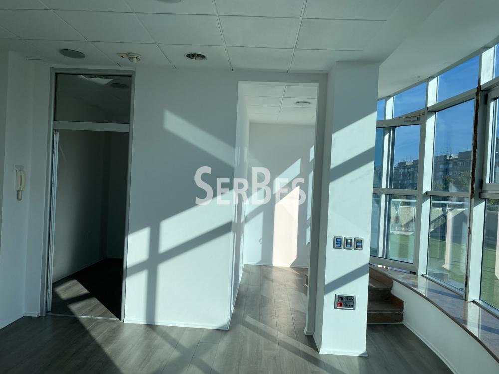 Lokal za izdavanje, Bulevar Oslobođenja, Novi Sad, 352m², 4.144 €/mes