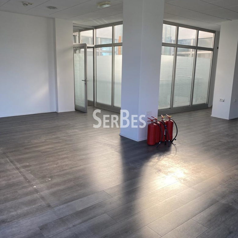 Lokal za izdavanje, Bulevar Oslobođenja, Novi Sad, 352m², 4.144 €/mes