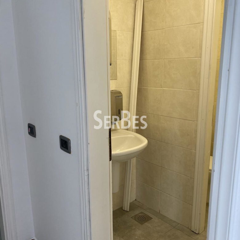 Lokal za izdavanje, Bulevar Oslobođenja, Novi Sad, 352m², 4.144 €/mes