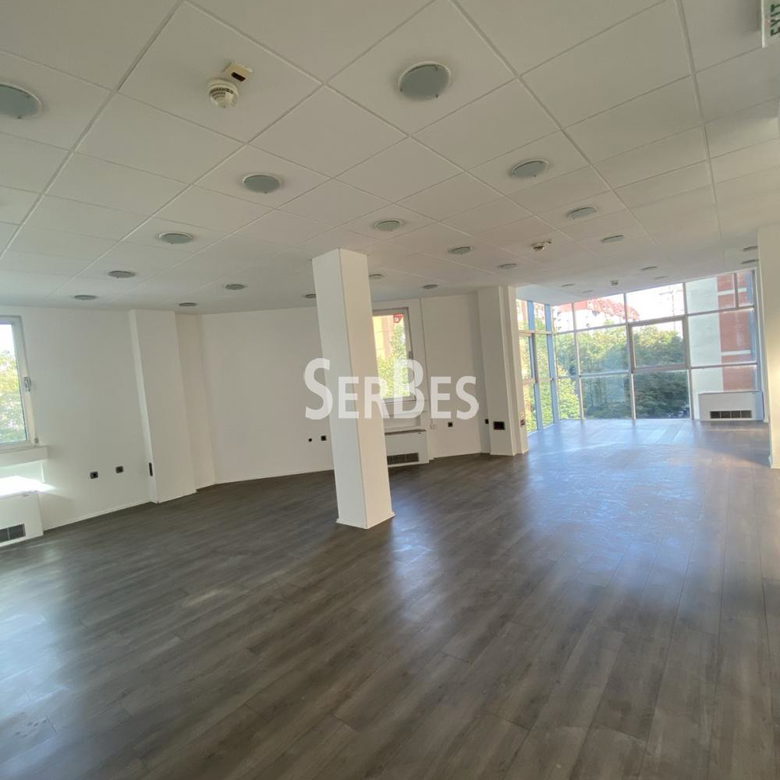 Lokal za izdavanje, Bulevar Oslobođenja, Novi Sad, 352m², 4.144 €/mes