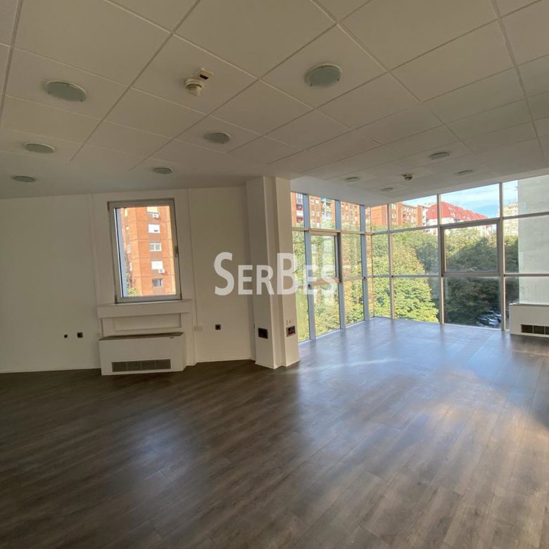 Lokal za izdavanje, Bulevar Oslobođenja, Novi Sad, 352m², 4.144 €/mes
