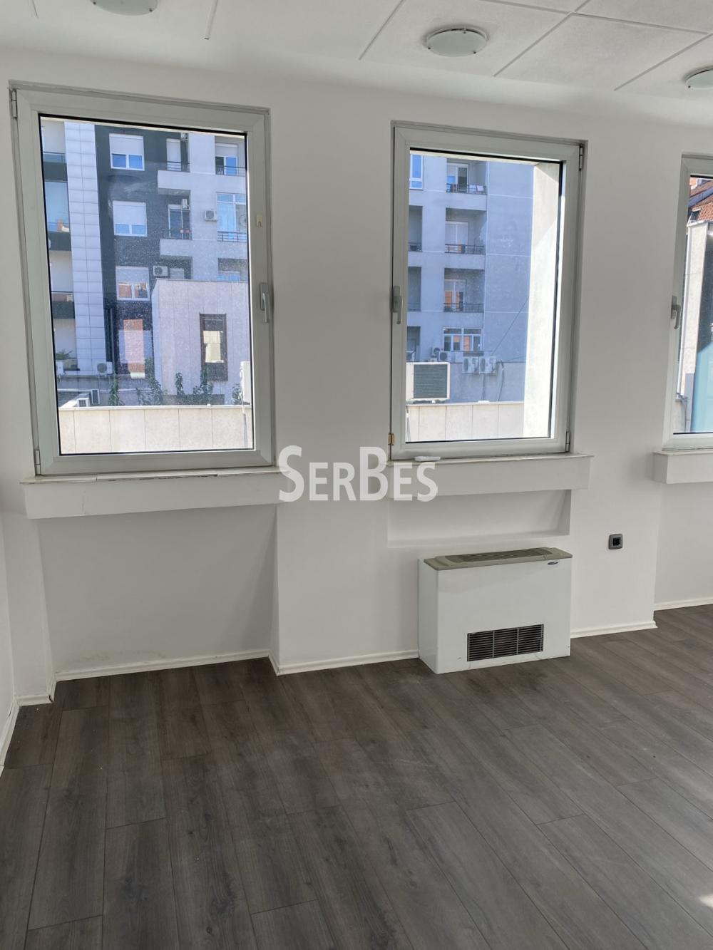 Lokal za izdavanje, Bulevar Oslobođenja, Novi Sad, 352m², 4.144 €/mes