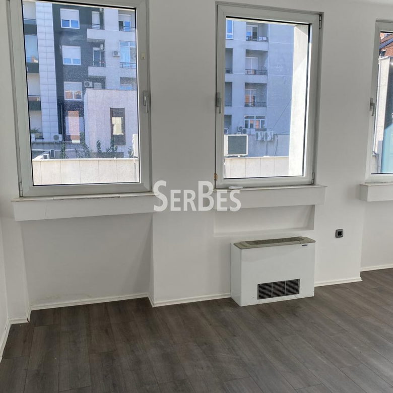 Lokal za izdavanje, Bulevar Oslobođenja, Novi Sad, 352m², 4.144 €/mes
