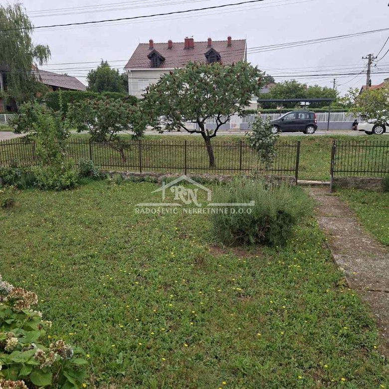 Kuća na prodaju, Sremčica, Beograd, 76m², 120.000 €