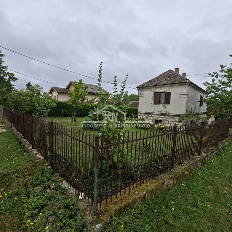 Kuća na prodaju, Sremčica, Beograd, 76m², 120.000 €