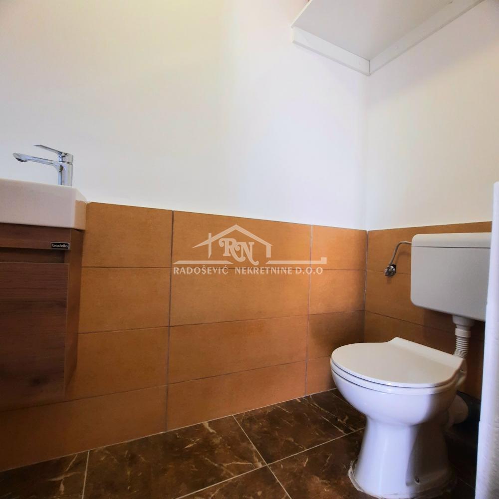 220001559-3-20250929112530 Četvorosoban stan na prodaju, Golf Naselje, Beograd, 102m², 384.000 €