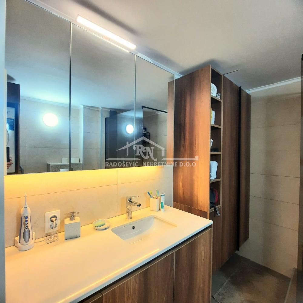 220001559-9-20250929112533 Četvorosoban stan na prodaju, Golf Naselje, Beograd, 102m², 384.000 €