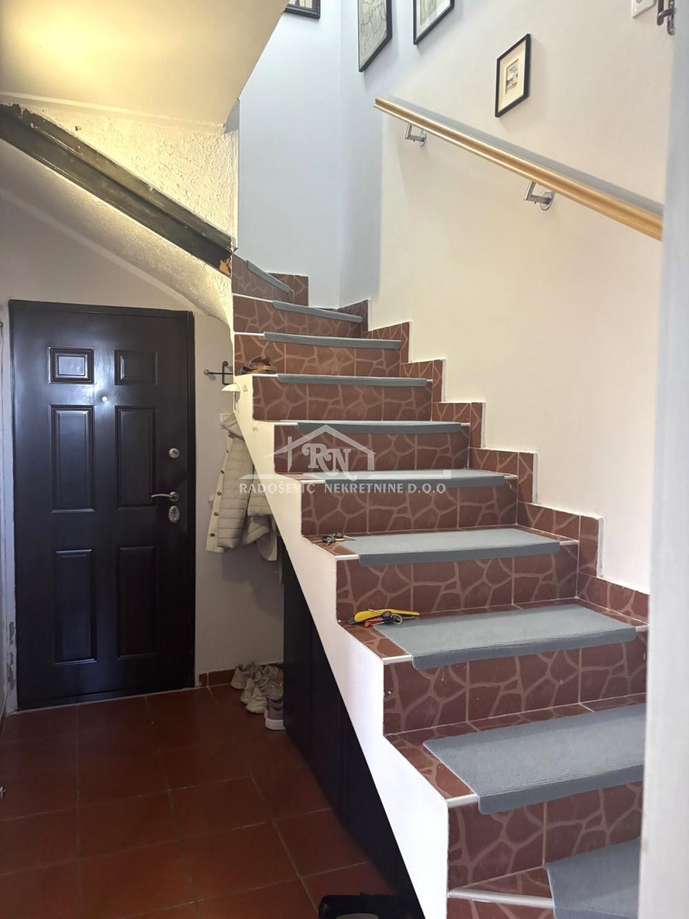 220001571-10-20251023144313 Dvoiposoban stan na prodaju, Bele Vode, Beograd, 66m², 120.000 €
