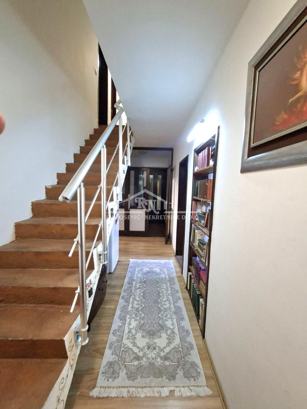 Kuća na prodaju, Ripanj, Beograd, 208m², 125.000 €