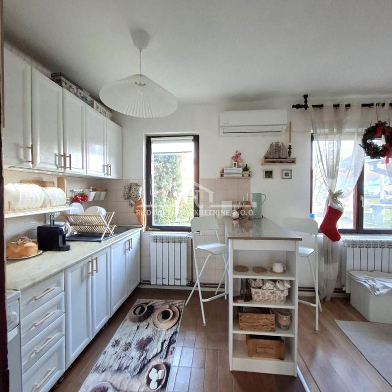 Kuća na prodaju, Ripanj, Beograd, 208m², 125.000 €