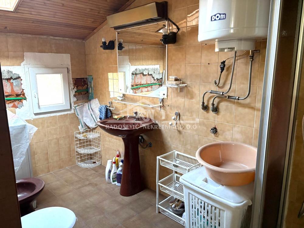 220001603-10-20260204122809 Trosoban stan na prodaju, Petlovo Brdo, Beograd, 88m², 126.000 €