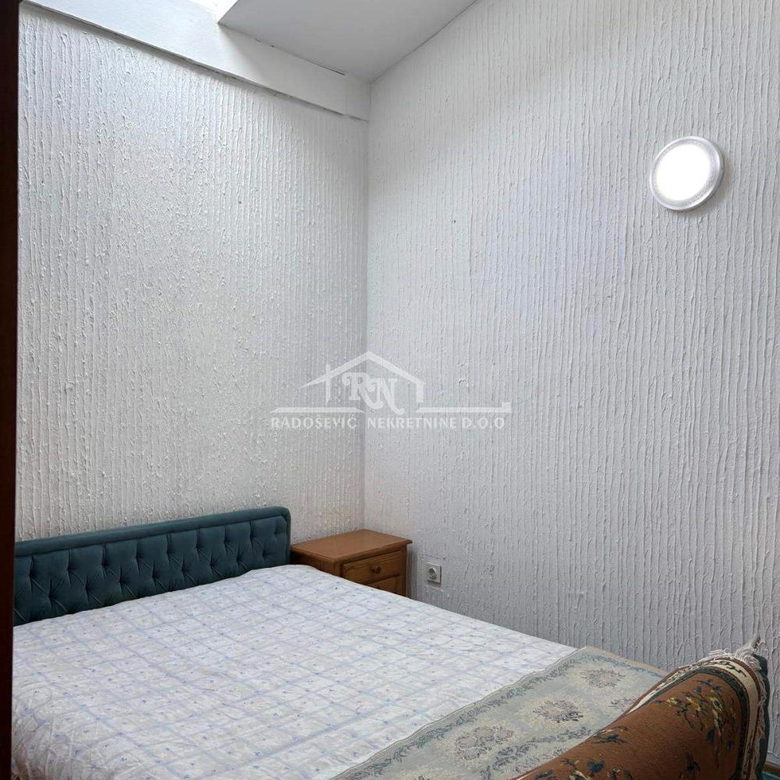 Trosoban stan na prodaju, Petlovo Brdo, Beograd, 88m², 126.000 €