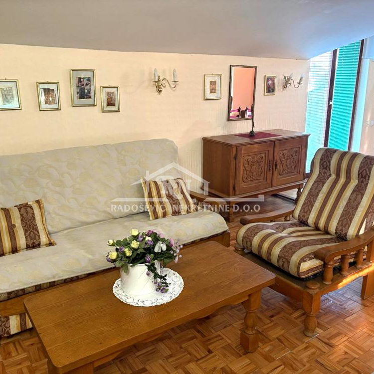 Trosoban stan na prodaju, Petlovo Brdo, Beograd, 88m², 126.000 €