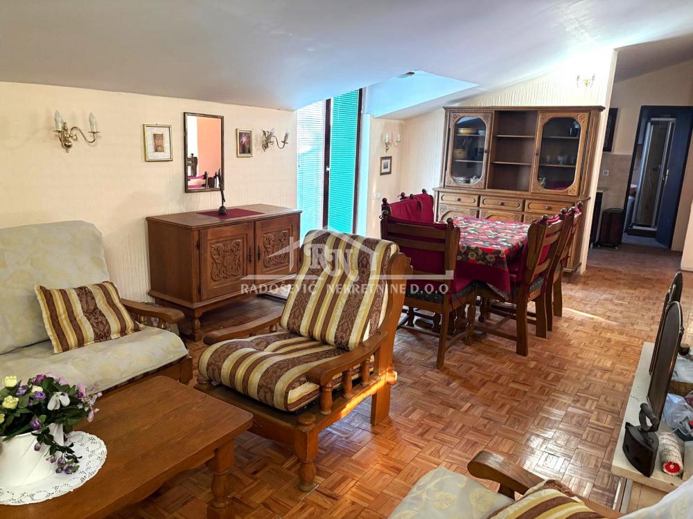 220001603-5-20260204122759 Trosoban stan na prodaju, Petlovo Brdo, Beograd, 88m², 126.000 €