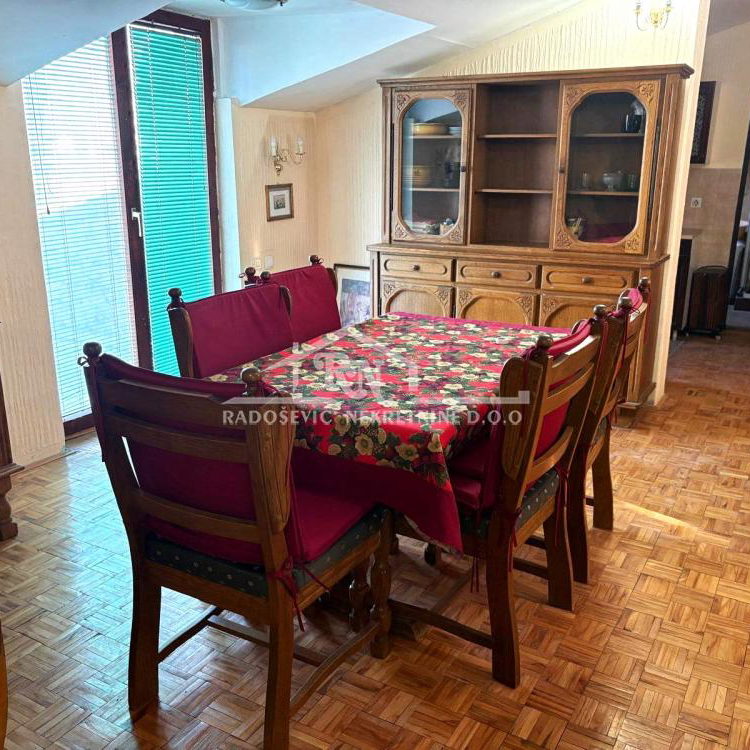 Trosoban stan na prodaju, Petlovo Brdo, Beograd, 88m², 126.000 €
