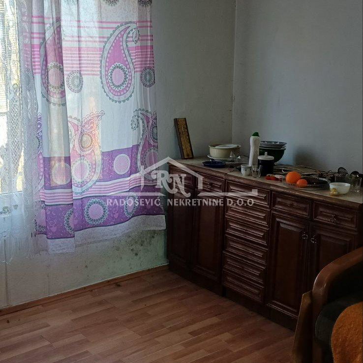 Kuća na prodaju, Resnik, Beograd, 65m², 200.000 €