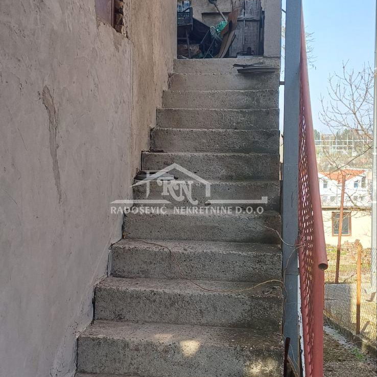 Kuća na prodaju, Resnik, Beograd, 65m², 200.000 €