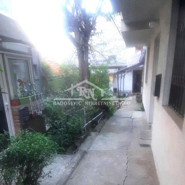 Jednoiposoban stan na prodaju, Hram Svetog Save, Beograd, 40m², 120.000 €