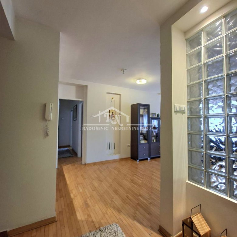 Trosoban stan na prodaju, Banjica, Beograd, 77m², 235.000 €
