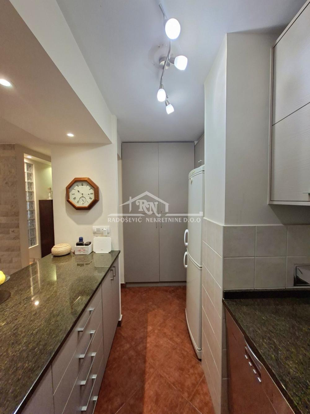 220001643-6-20260420164318 Trosoban stan na prodaju, Banjica, Beograd, 77m², 235.000 €