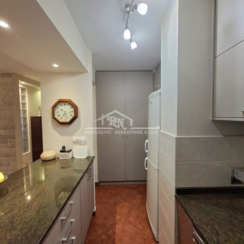 Trosoban stan na prodaju, Banjica, Beograd, 77m², 235.000 €