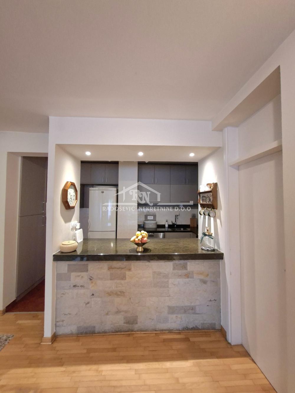 220001643-8-20260420164322 Trosoban stan na prodaju, Banjica, Beograd, 77m², 235.000 €