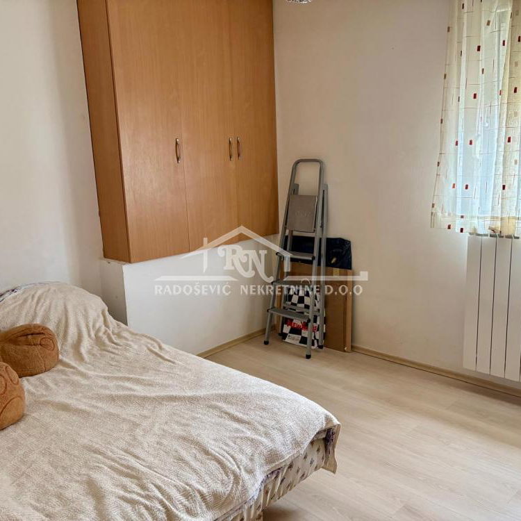Četvorosoban stan na prodaju, Petlovo Brdo, Beograd, 89m², 170.000 €