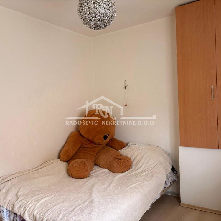 Četvorosoban stan na prodaju, Petlovo Brdo, Beograd, 89m², 170.000 €
