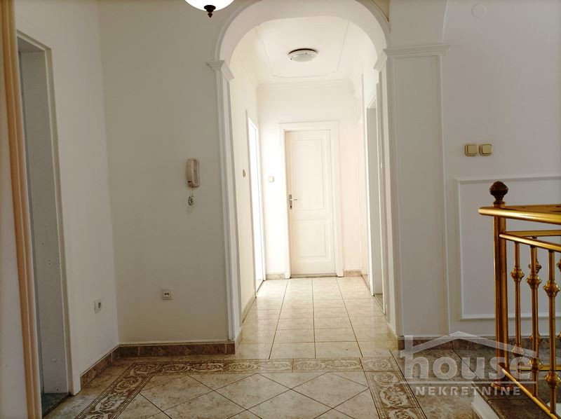 23-4 Kuća za izdavanje, Nova Detelinara, Novi Sad, 300m², 3.800 €/mes