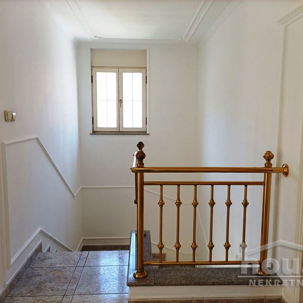 Kuća za izdavanje, Nova Detelinara, Novi Sad, 300m², 3.800 €/mes