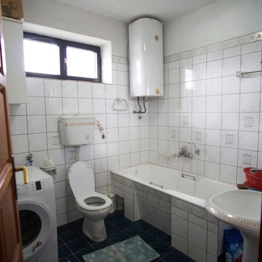 Kuća na prodaju, Nadalj, Srbobran, 290m², 154.500 €