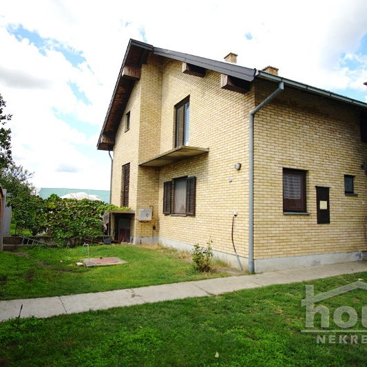 Kuća Prodaja Novi Sad  290 m2