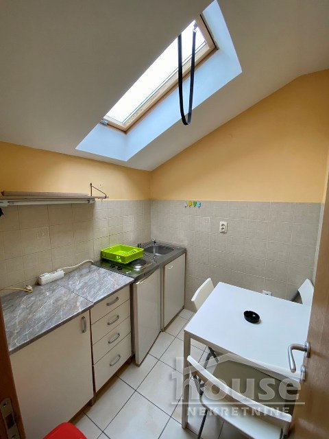 Stan Izdavanje Novi Sad  25 m2