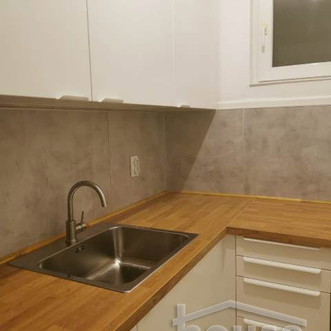 Stan Izdavanje Novi Sad  46 m2